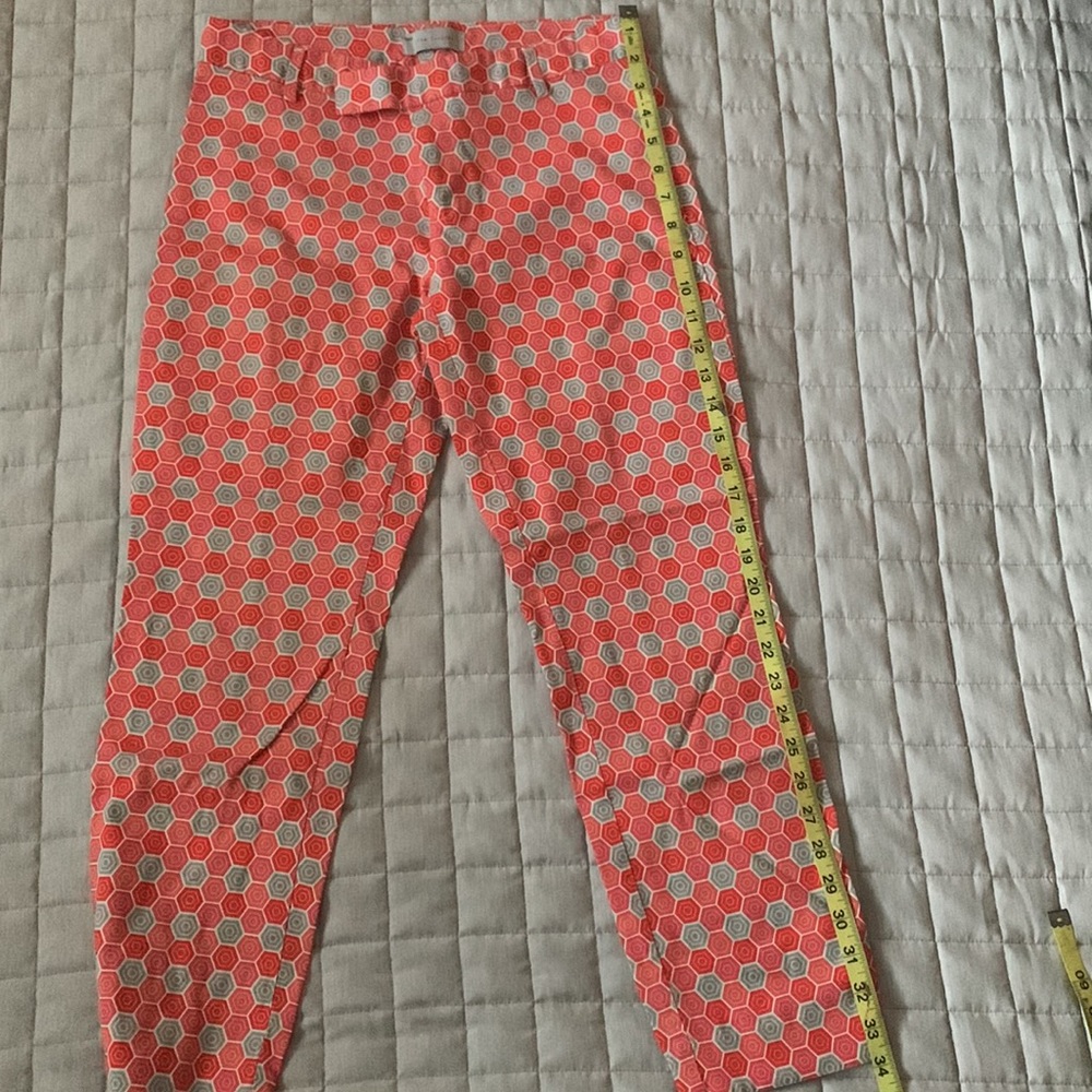 GAP Slim Cropped Geometric Print Capris - Picture 6 of 6